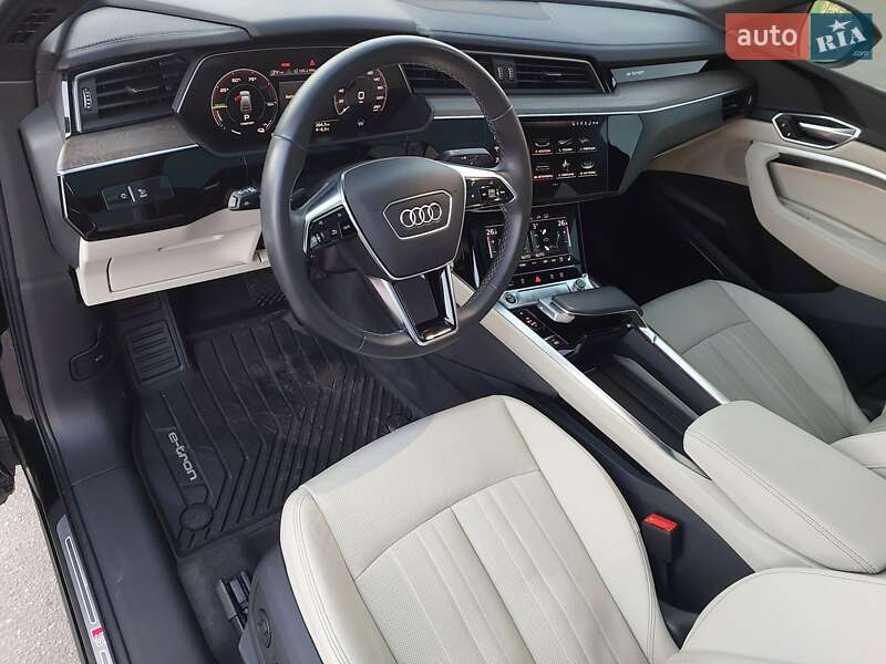 Внедорожник / Кроссовер Audi Q8 Sportback e-tron 2023 в Харькове фото 30 Внедорожник / Кроссовер Audi Q8 Sportback e-tron 2023 в Харькове