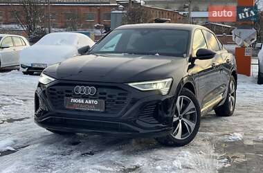 Позашляховик / Кросовер Audi Q8 Sportback e-tron 2023 в Львові