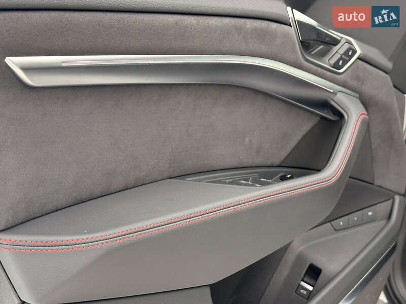 Внедорожник / Кроссовер Audi Q8 Sportback e-tron 2023 в Луцке