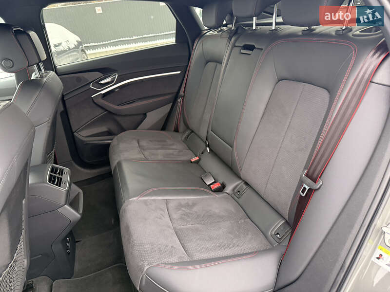 Внедорожник / Кроссовер Audi Q8 Sportback e-tron 2023 в Луцке