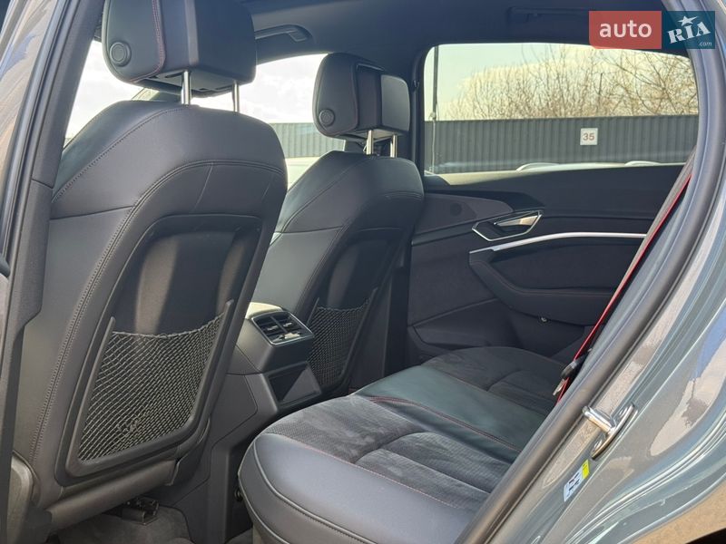 Внедорожник / Кроссовер Audi Q8 Sportback e-tron 2023 в Луцке