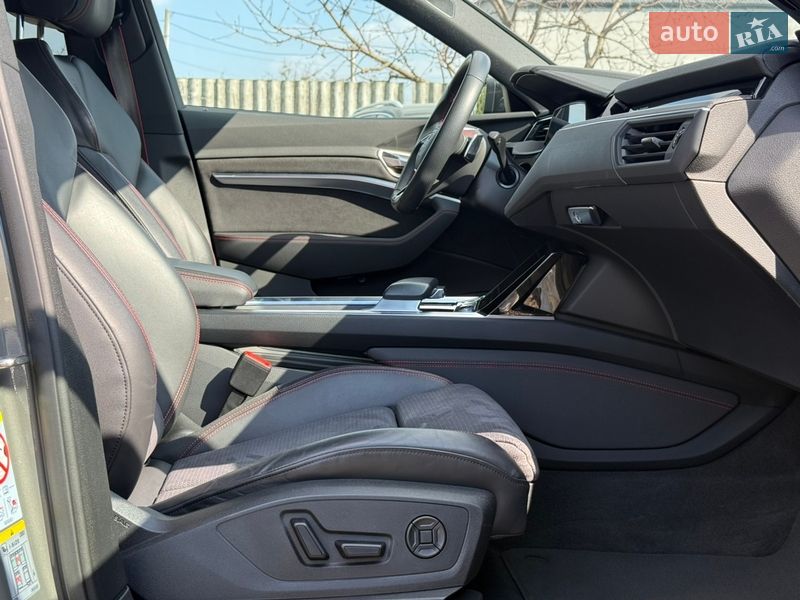 Внедорожник / Кроссовер Audi Q8 Sportback e-tron 2023 в Луцке