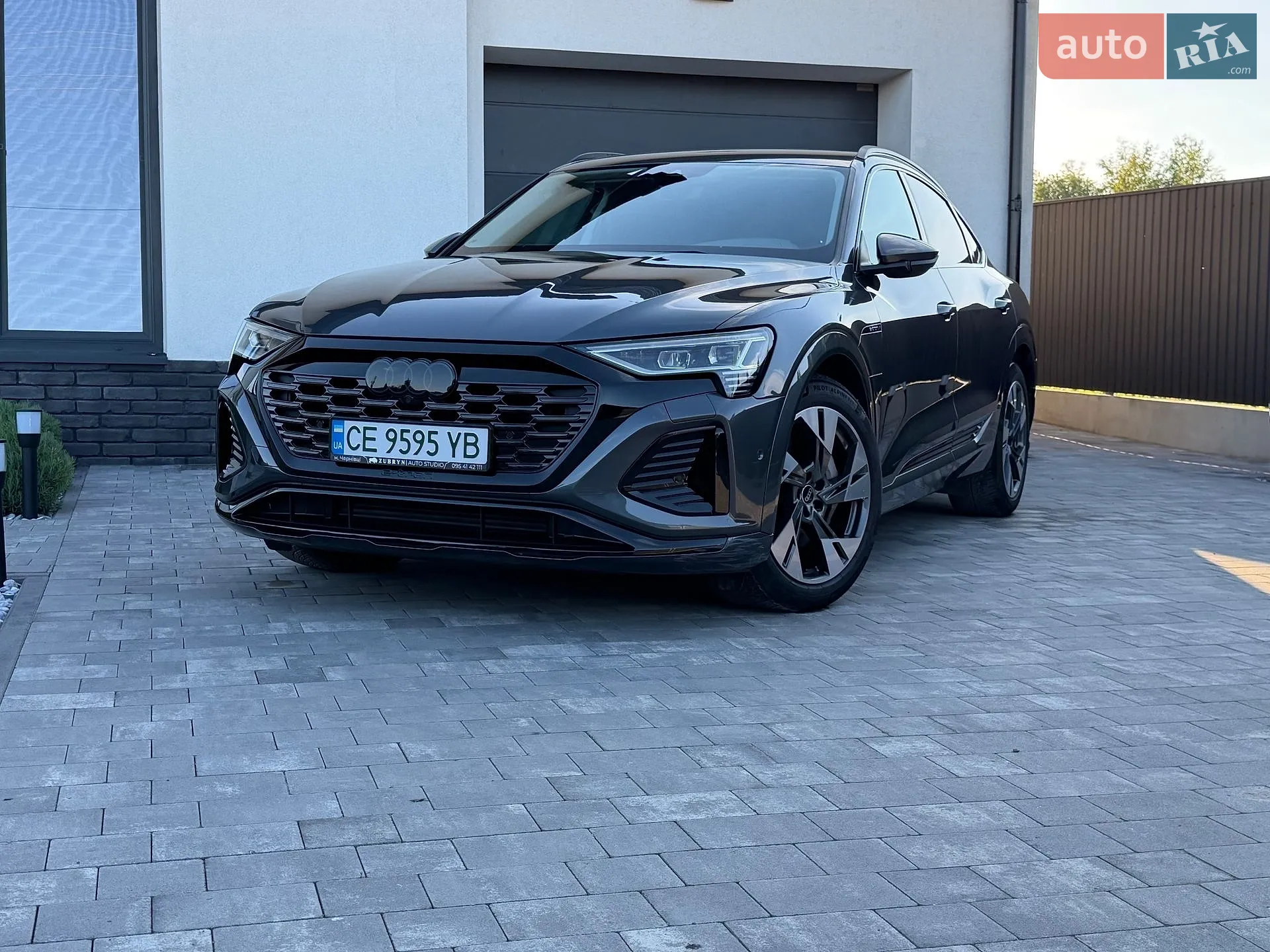 2023 Audi Q8 - фото 1