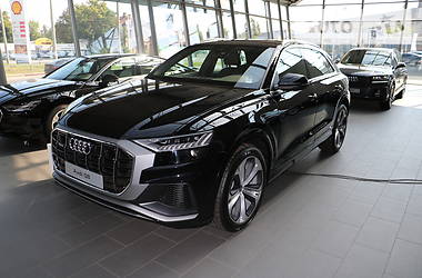 Позашляховик / Кросовер Audi Q8 2019 в 