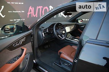 Позашляховик / Кросовер Audi Q8 2018 в 