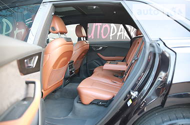 Позашляховик / Кросовер Audi Q8 2018 в 