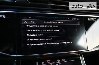Позашляховик / Кросовер Audi Q8 2018 в 
