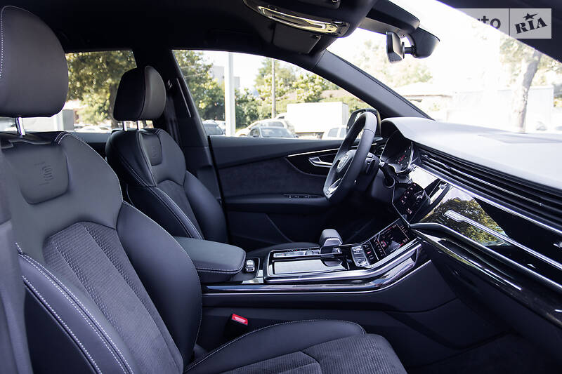 Позашляховик / Кросовер Audi Q8 2019 в Києві фото 27 Позашляховик / Кросовер Audi Q8 2019 в Києві