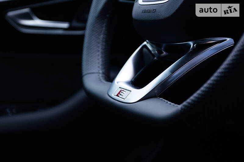 Позашляховик / Кросовер Audi Q8 2019 в Києві фото 32 Позашляховик / Кросовер Audi Q8 2019 в Києві