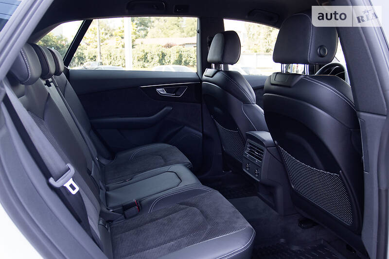 Позашляховик / Кросовер Audi Q8 2019 в Києві фото 37 Позашляховик / Кросовер Audi Q8 2019 в Києві