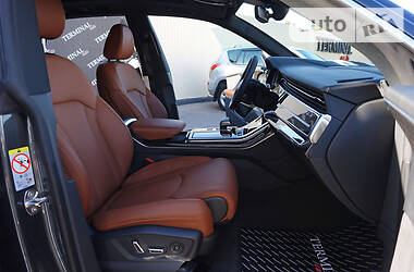 Позашляховик / Кросовер Audi Q8 2018 в  фото 38 Позашляховик / Кросовер Audi Q8 2018 в