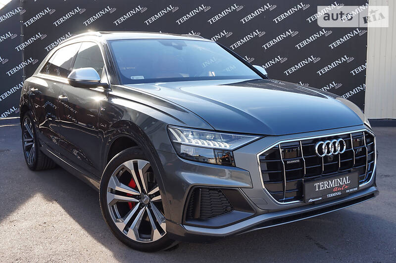 Позашляховик / Кросовер Audi Q8 2018 в  фото Позашляховик / Кросовер Audi Q8 2018 в