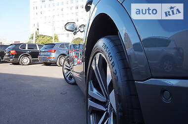 Позашляховик / Кросовер Audi Q8 2018 в  фото 78 Позашляховик / Кросовер Audi Q8 2018 в