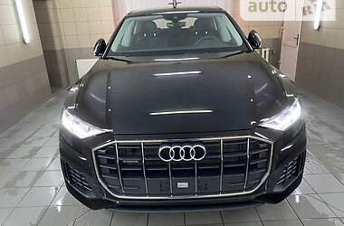 Внедорожник / Кроссовер Audi Q8 2021 в 