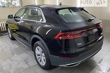 Внедорожник / Кроссовер Audi Q8 2021 в 