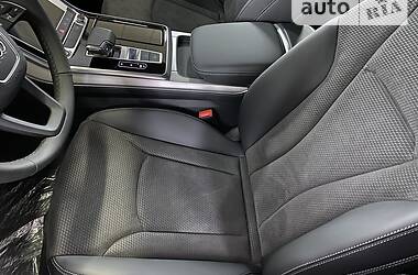 Внедорожник / Кроссовер Audi Q8 2021 в 