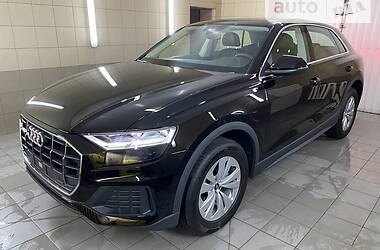 Внедорожник / Кроссовер Audi Q8 2021 в 