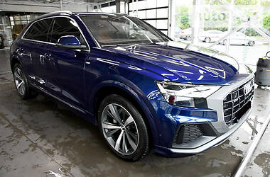 Позашляховик / Кросовер Audi Q8 2019 в Луцьку