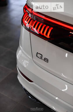 Позашляховик / Кросовер Audi Q8 2020 в 