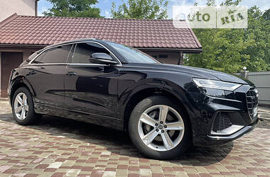 Внедорожник / Кроссовер Audi Q8 2018 в 
