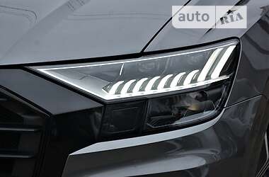 Внедорожник / Кроссовер Audi Q8 2021 в 