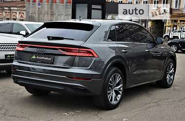 Внедорожник / Кроссовер Audi Q8 2021 в 