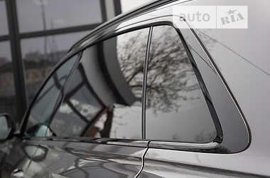 Внедорожник / Кроссовер Audi Q8 2021 в 