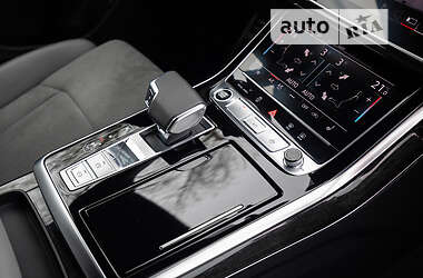 Внедорожник / Кроссовер Audi Q8 2021 в 