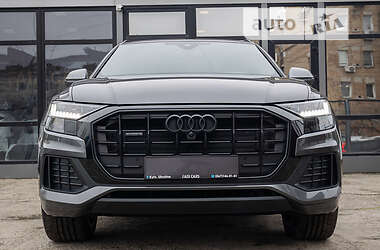 Внедорожник / Кроссовер Audi Q8 2021 в 