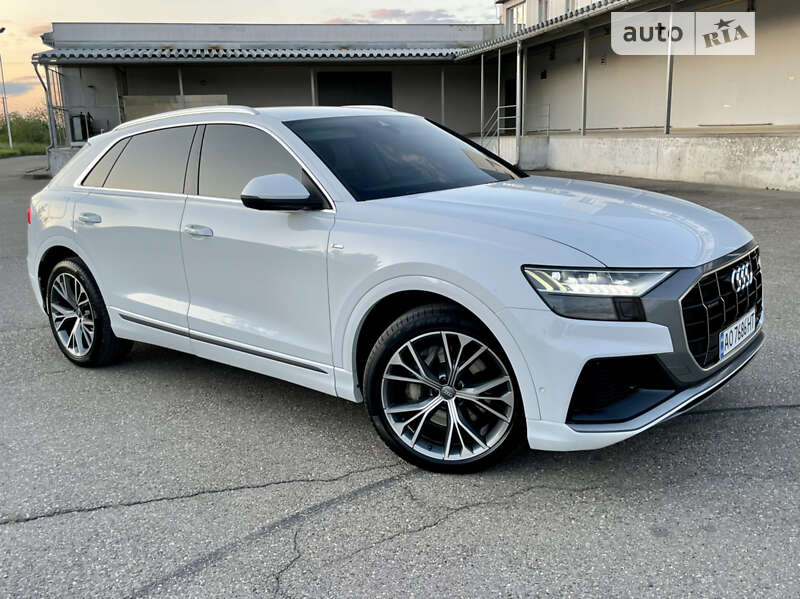 Позашляховик / Кросовер Audi Q8 2018 в Виноградові