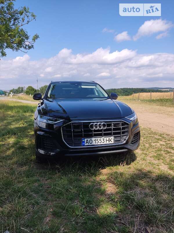 Позашляховик / Кросовер Audi Q8 2018 в Ужгороді
