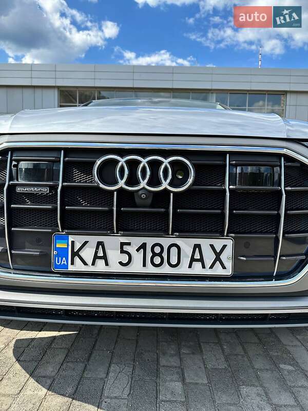 Внедорожник / Кроссовер Audi Q8 2018 в Киеве