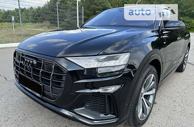 Позашляховик / Кросовер Audi Q8 2018 в 