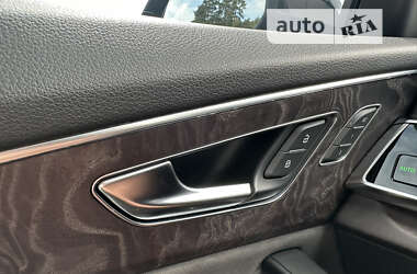 Позашляховик / Кросовер Audi Q8 2018 в 
