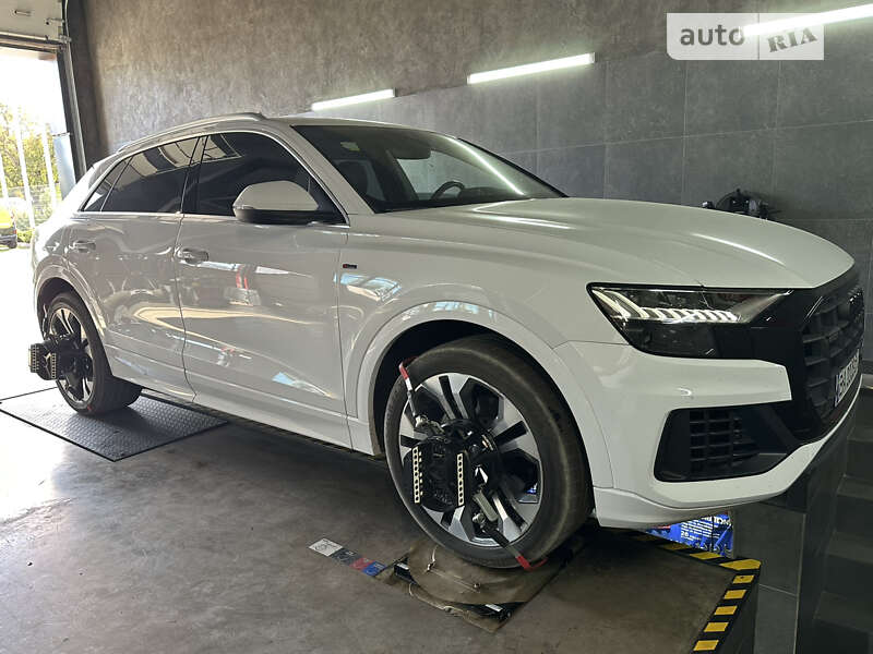 Позашляховик / Кросовер Audi Q8 2018 в Одесі