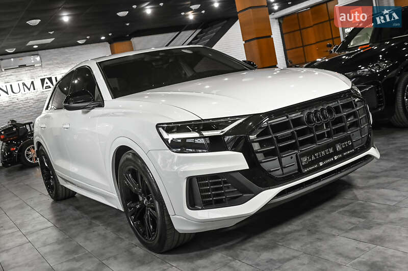 Внедорожник / Кроссовер Audi Q8 2018 в Ужгороде