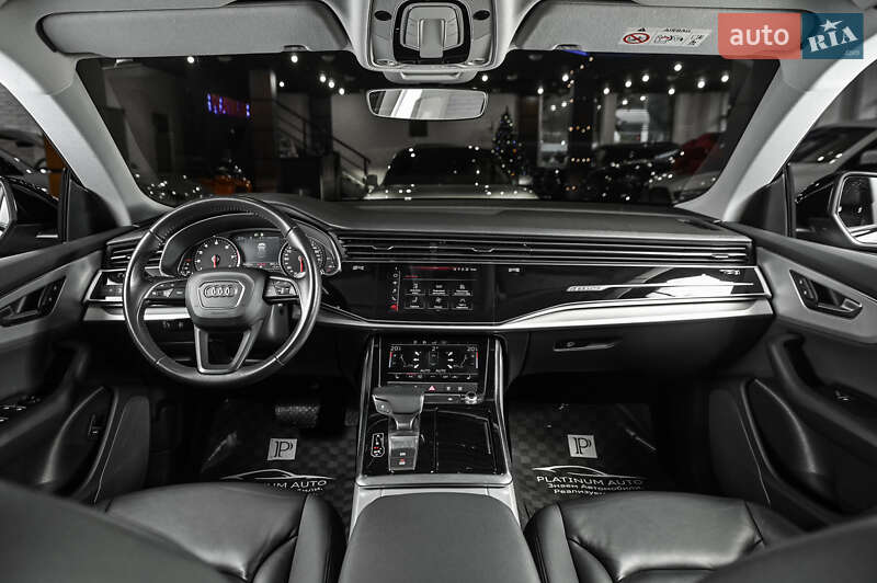 Внедорожник / Кроссовер Audi Q8 2018 в Ужгороде