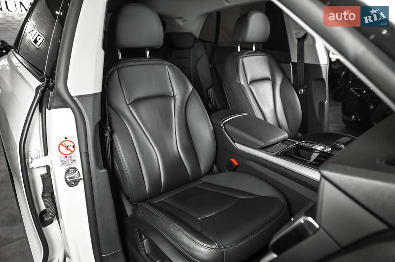 Внедорожник / Кроссовер Audi Q8 2018 в Ужгороде