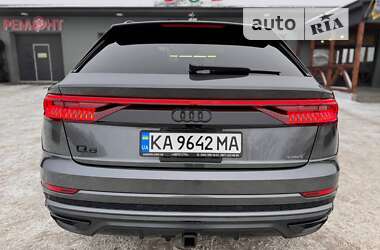 Позашляховик / Кросовер Audi Q8 2021 в 