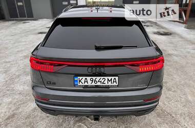 Позашляховик / Кросовер Audi Q8 2021 в 