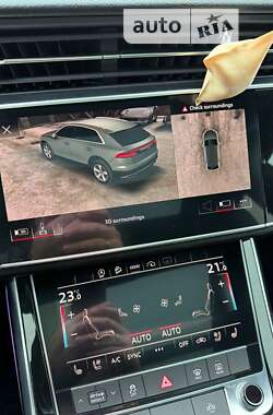 Позашляховик / Кросовер Audi Q8 2021 в 