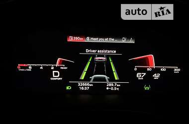 Позашляховик / Кросовер Audi Q8 2021 в 