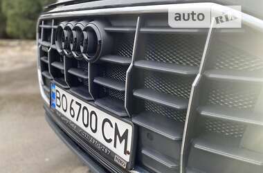 Позашляховик / Кросовер Audi Q8 2020 в 