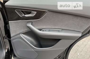 Внедорожник / Кроссовер Audi Q8 2024 в 
