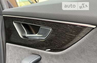 Внедорожник / Кроссовер Audi Q8 2024 в 