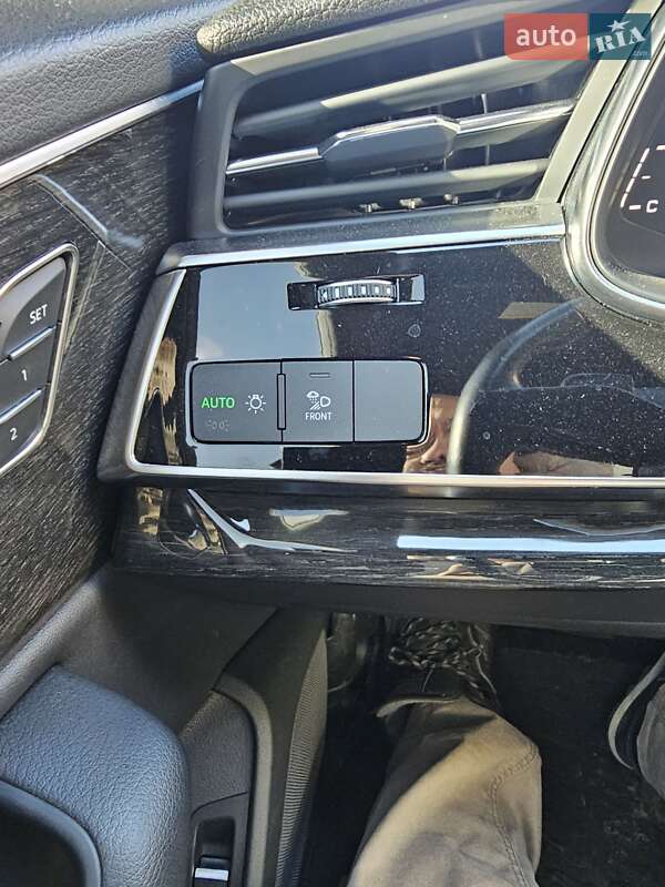 Внедорожник / Кроссовер Audi Q8 2018 в Тернополе