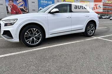 Позашляховик / Кросовер Audi Q8 2021 в Чернівцях