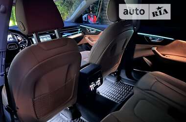 Позашляховик / Кросовер Audi Q8 2021 в Чернівцях