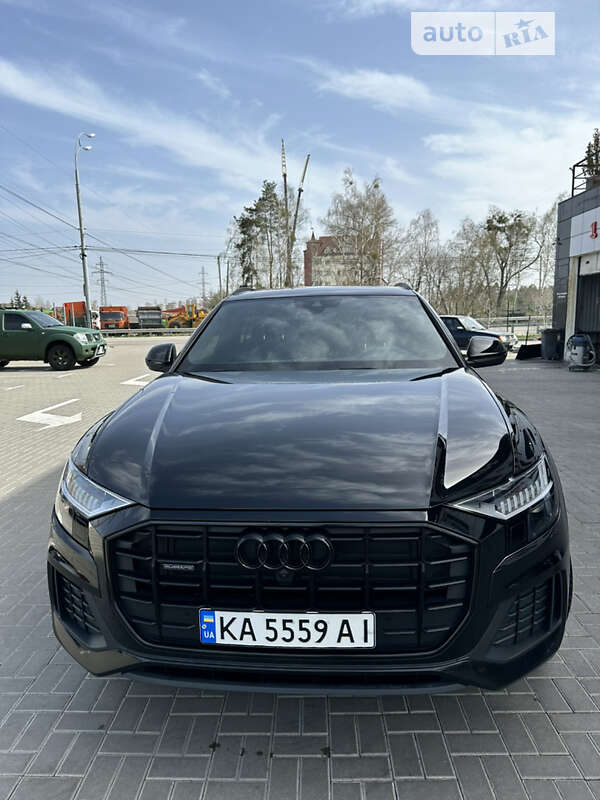 Внедорожник / Кроссовер Audi Q8 2021 в Киеве