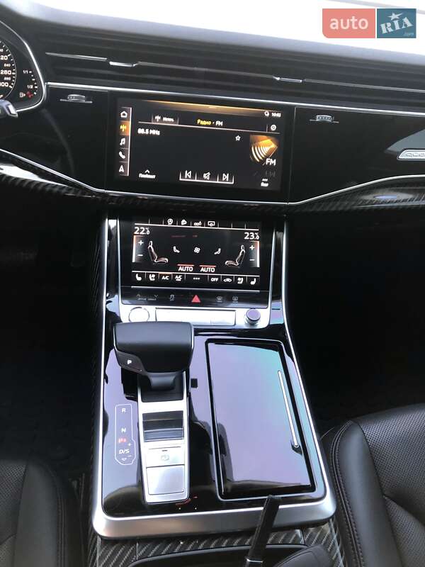 Внедорожник / Кроссовер Audi Q8 2018 в Днепре